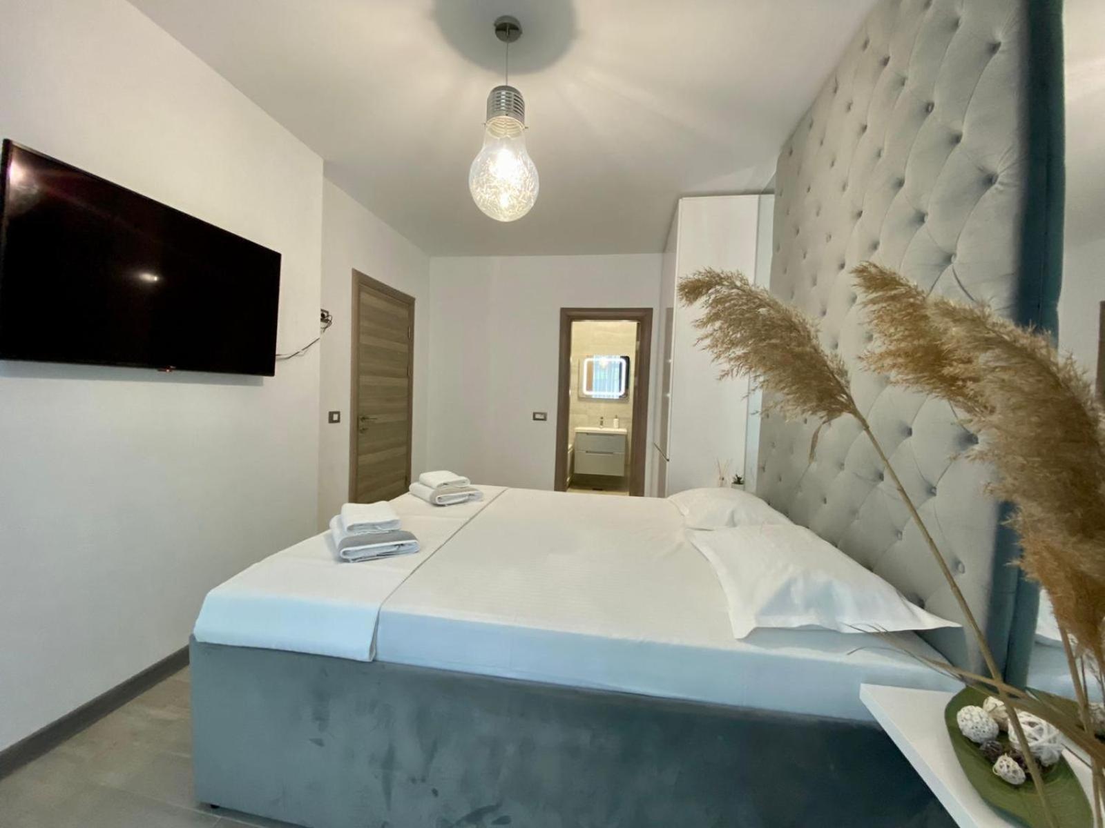 Iako Premium Apartament Navodari Luaran gambar