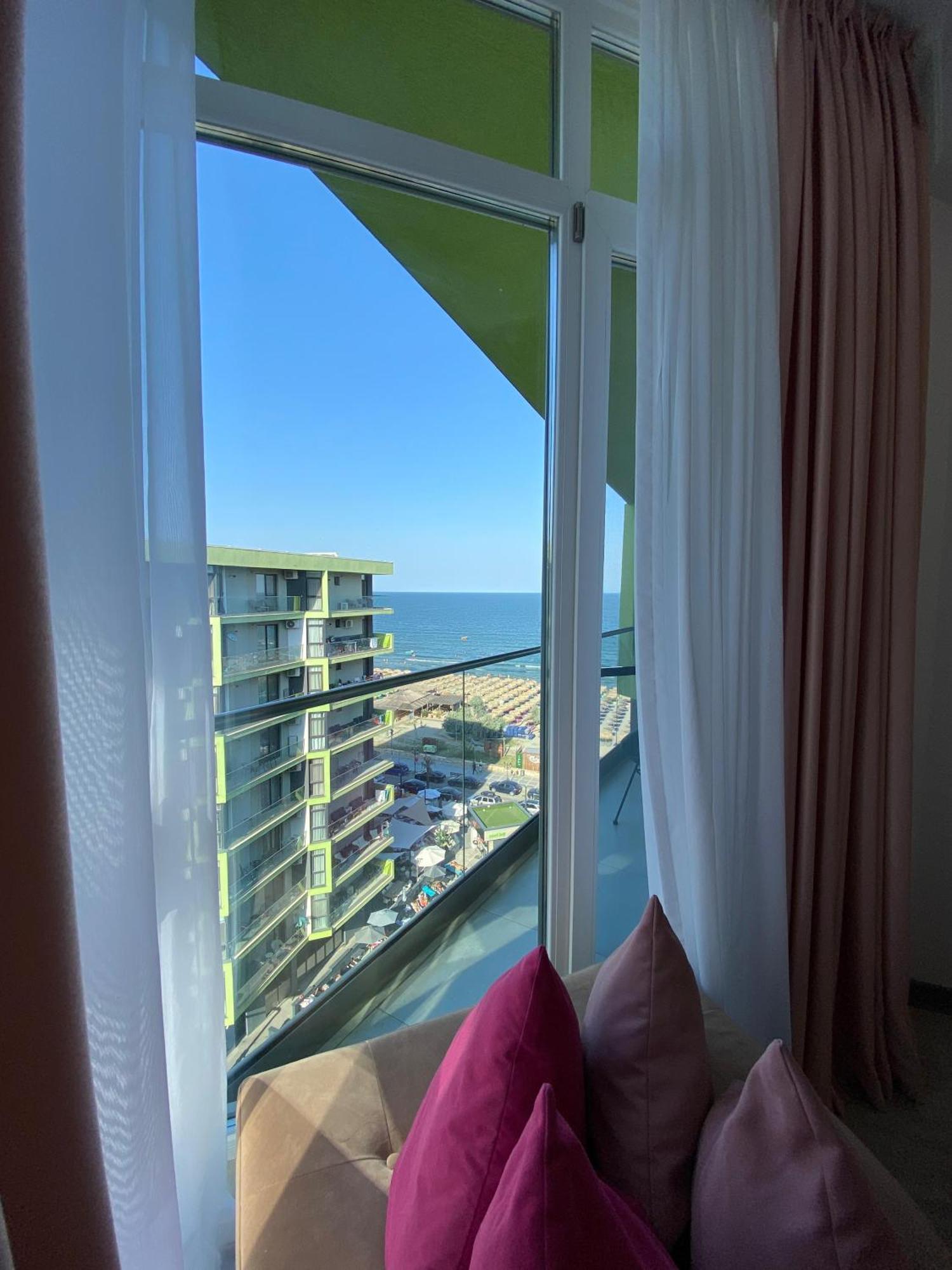 Iako Premium Apartament Navodari Luaran gambar