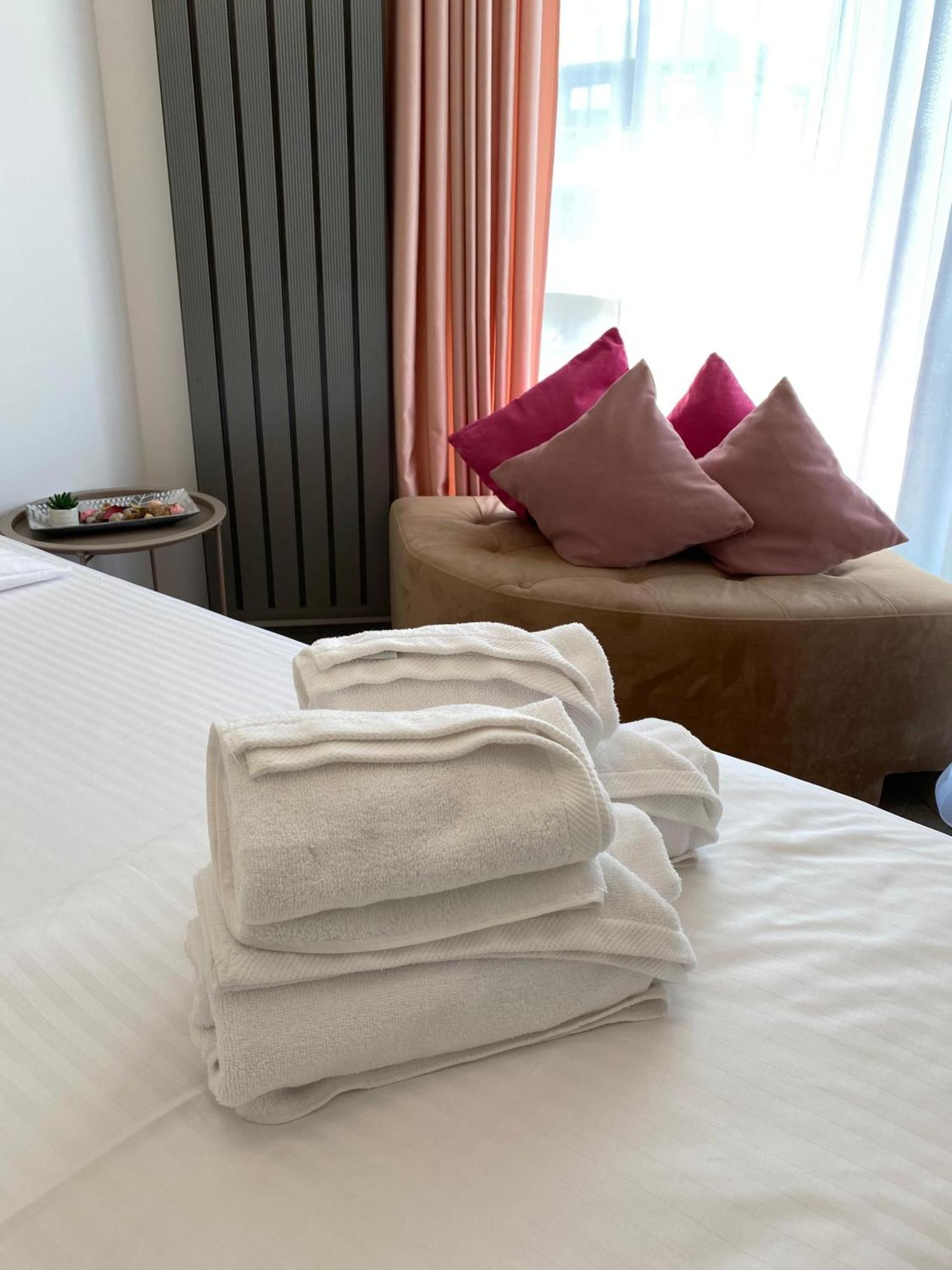Iako Premium Apartament Navodari Luaran gambar