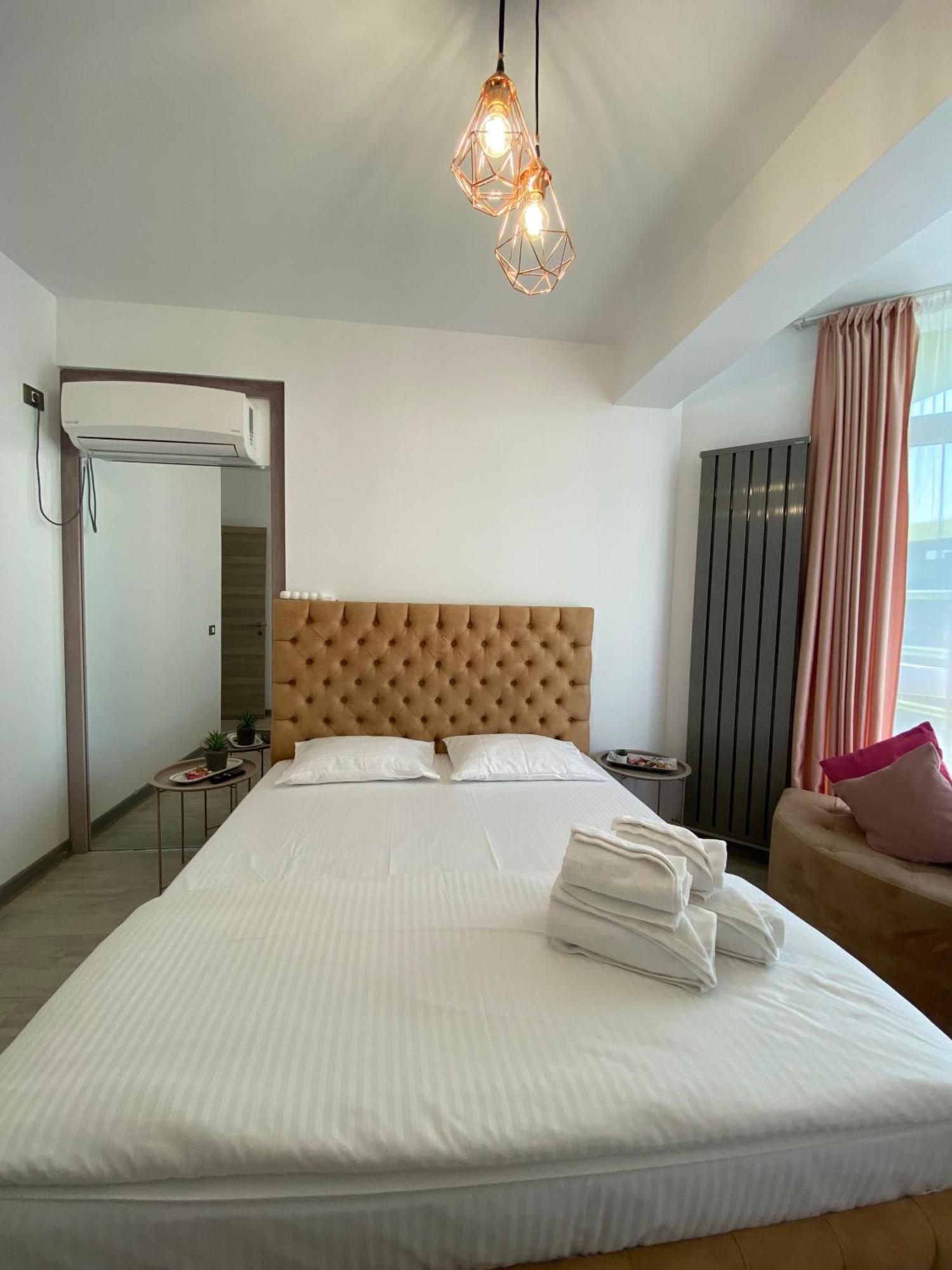 Iako Premium Apartament Navodari Luaran gambar