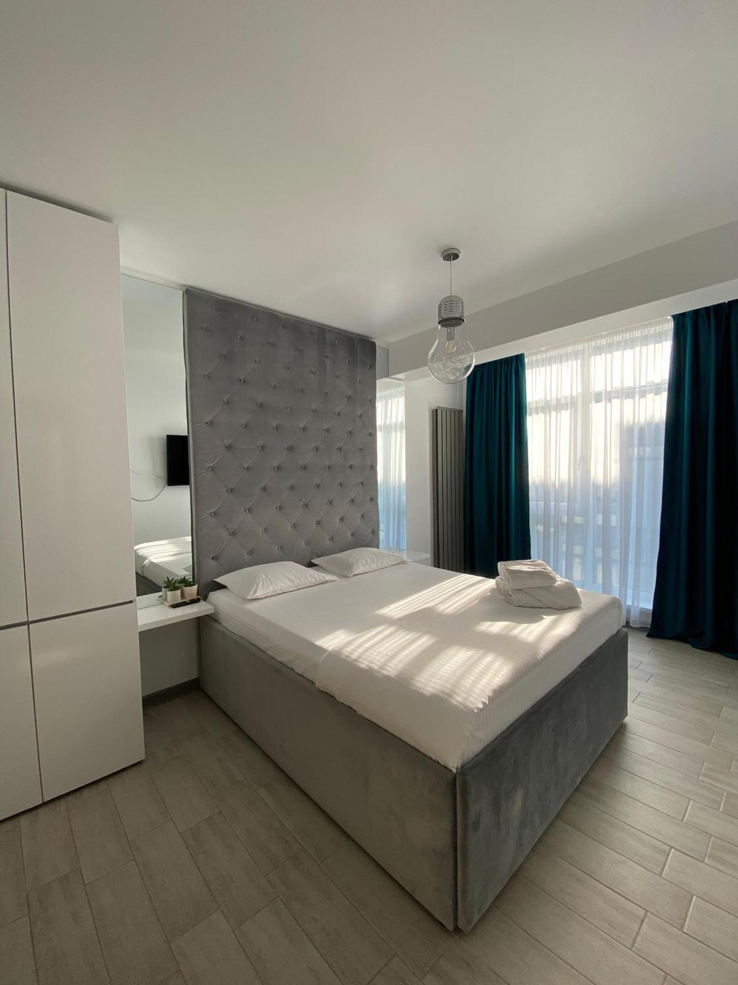 Iako Premium Apartament Navodari Luaran gambar