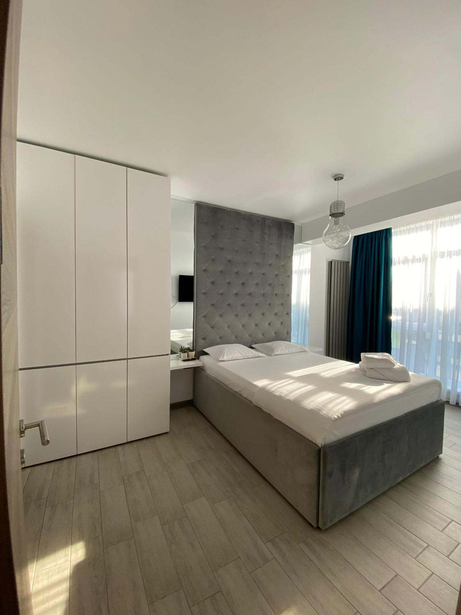 Iako Premium Apartament Navodari Luaran gambar