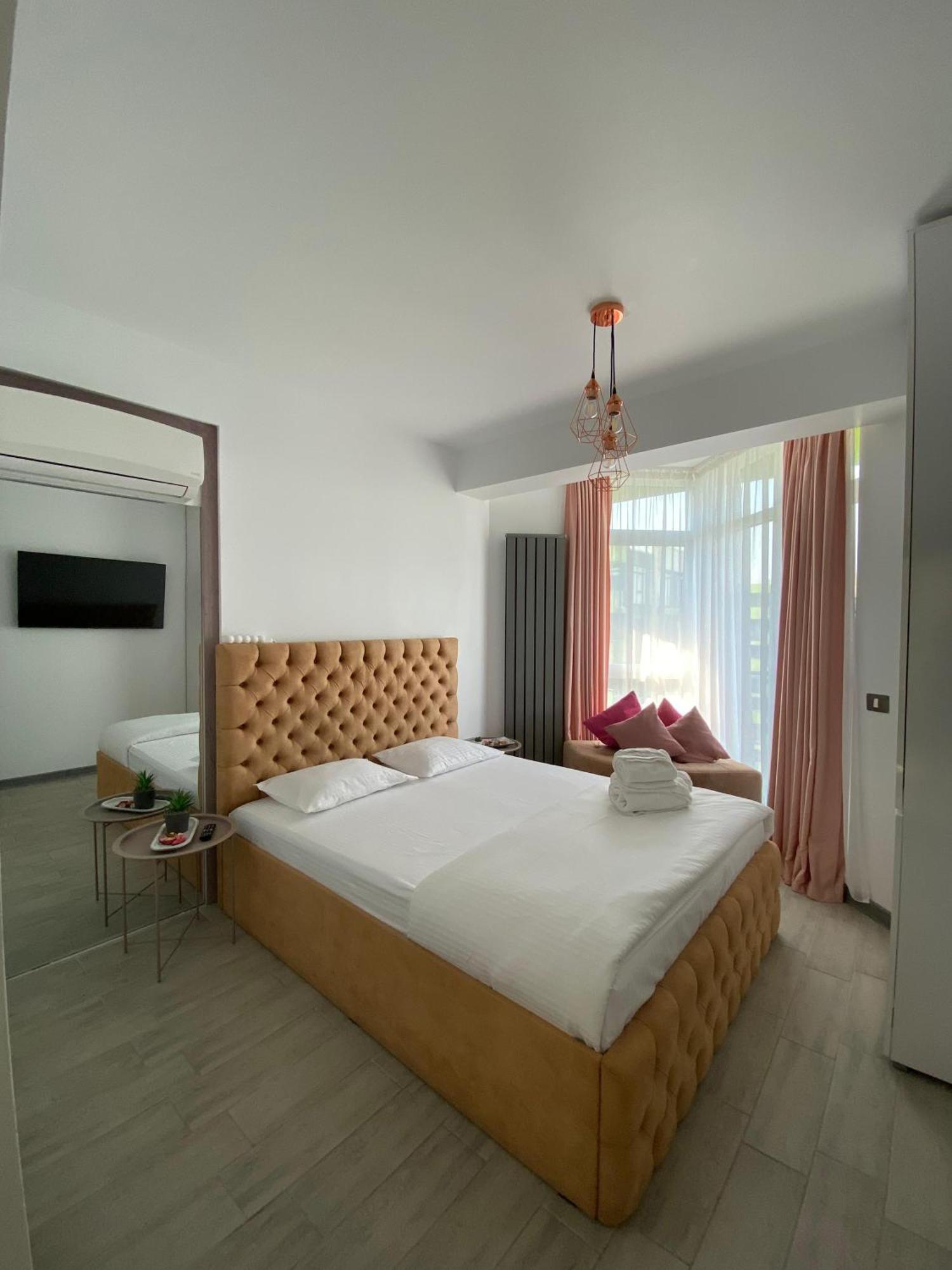 Iako Premium Apartament Navodari Luaran gambar