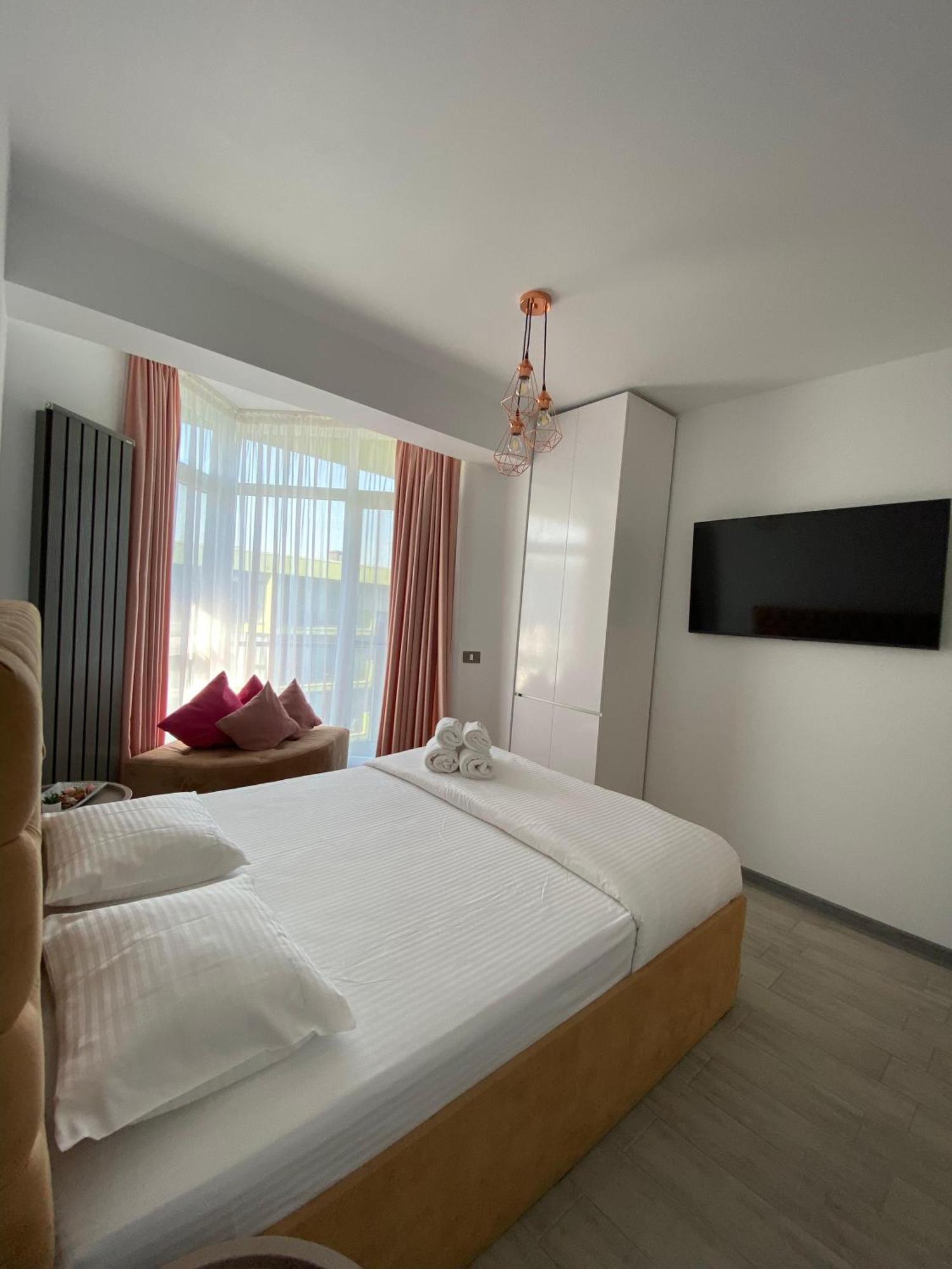 Iako Premium Apartament Navodari Luaran gambar