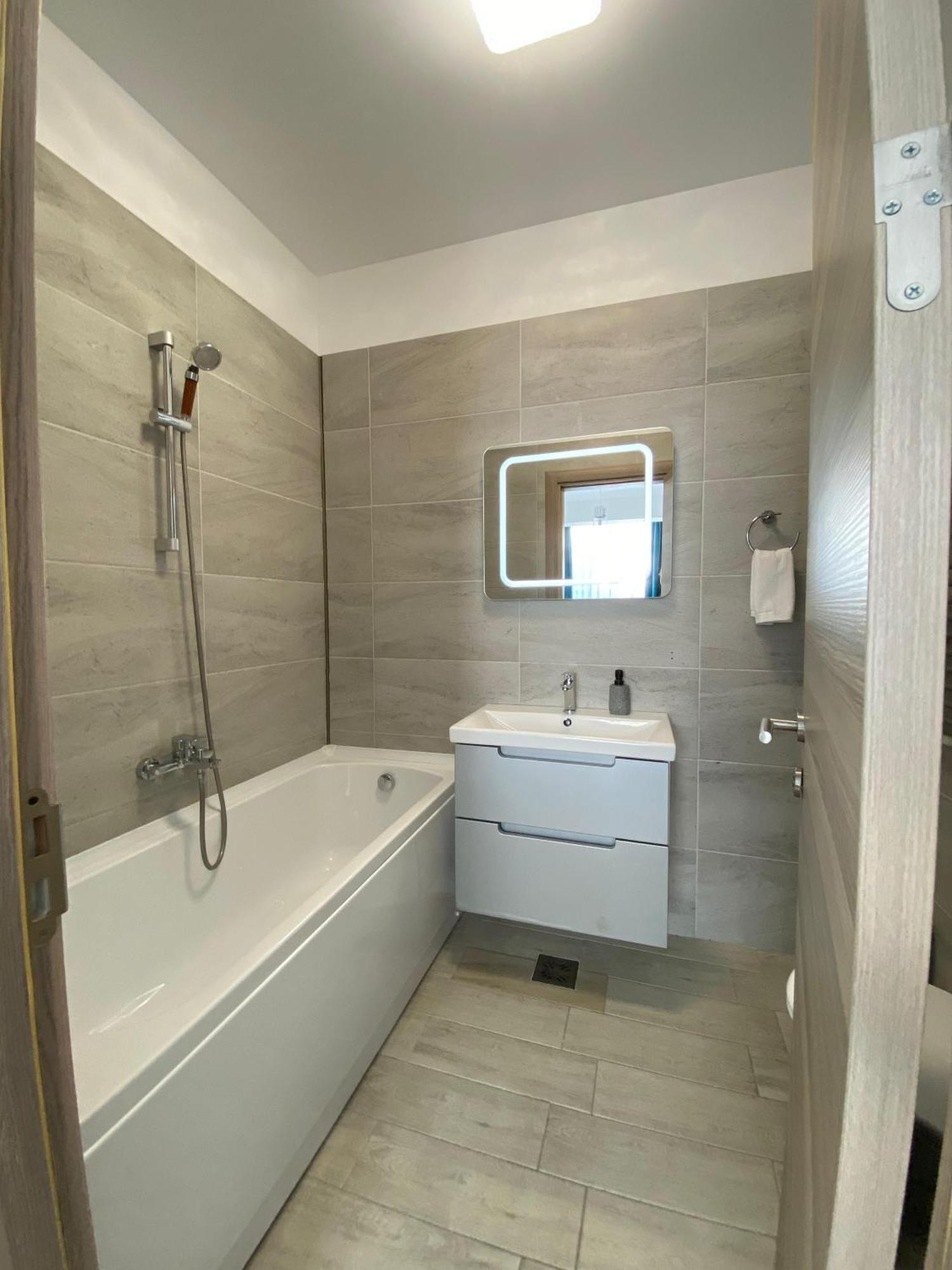 Iako Premium Apartament Navodari Luaran gambar
