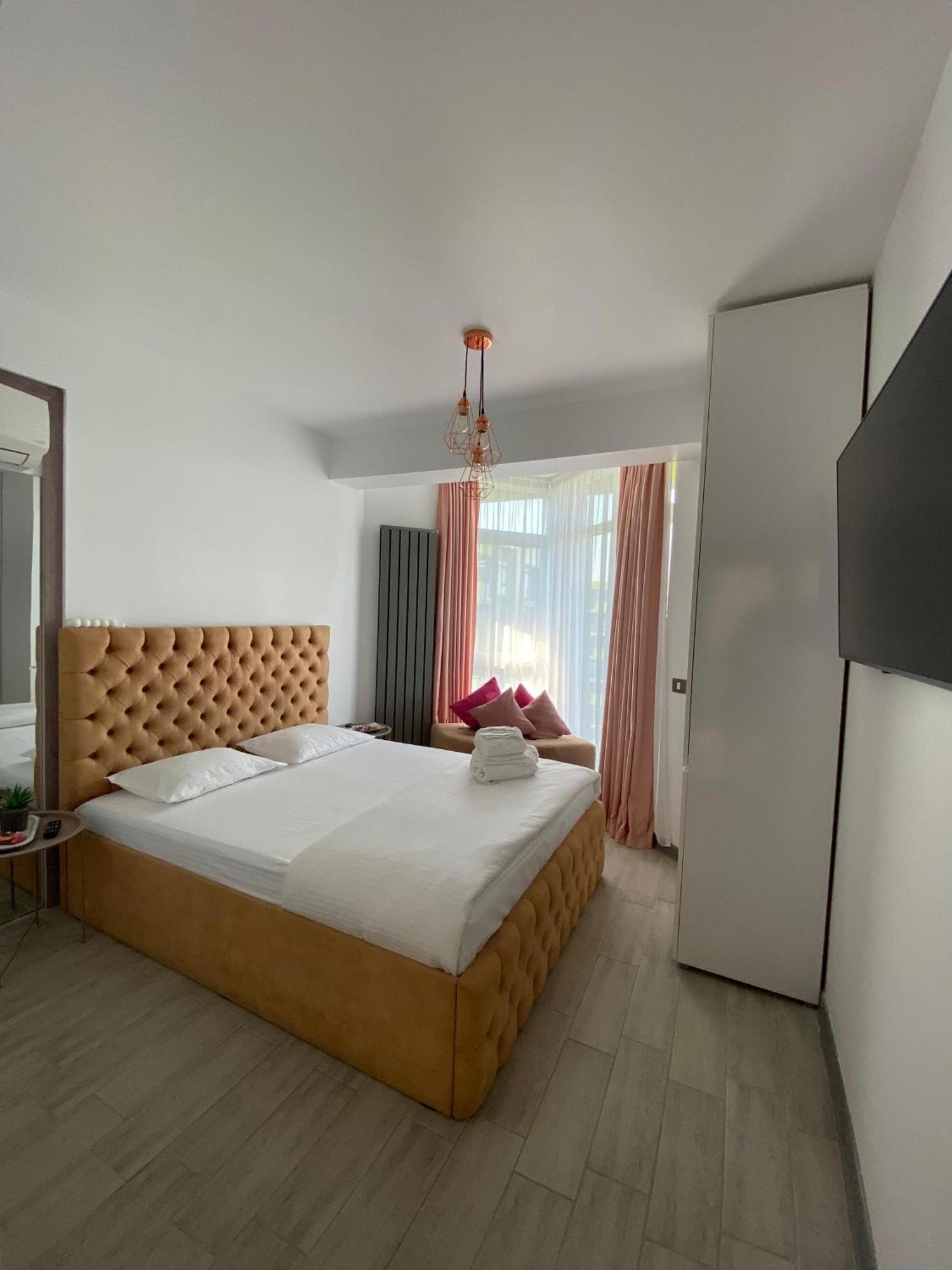 Iako Premium Apartament Navodari Luaran gambar