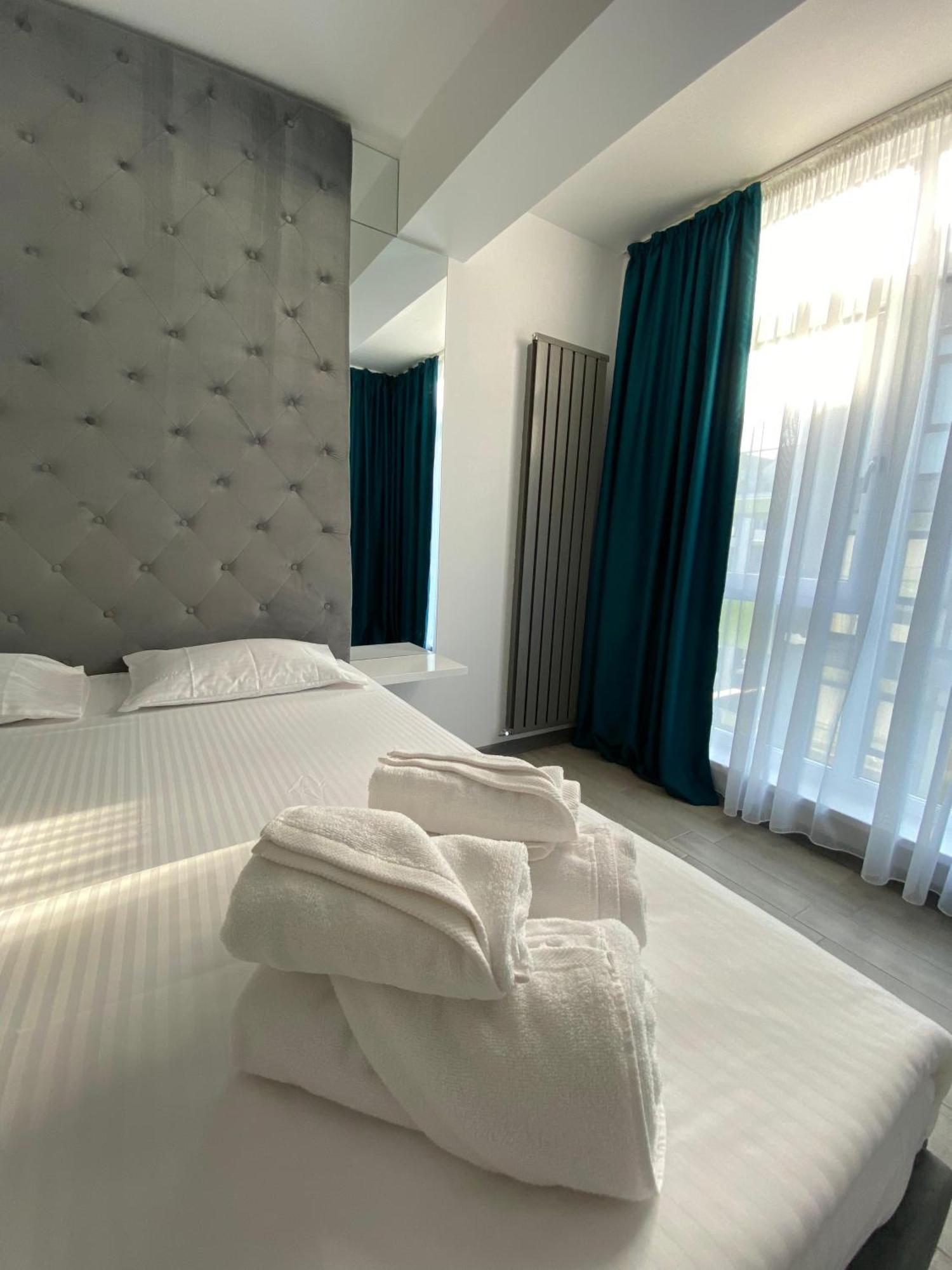 Iako Premium Apartament Navodari Luaran gambar