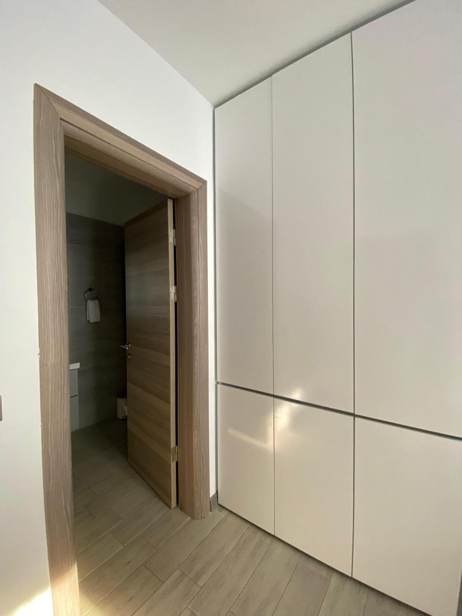 Iako Premium Apartament Navodari Luaran gambar