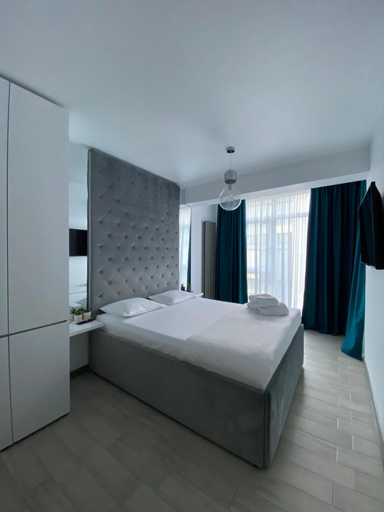 Iako Premium Apartament Navodari Luaran gambar
